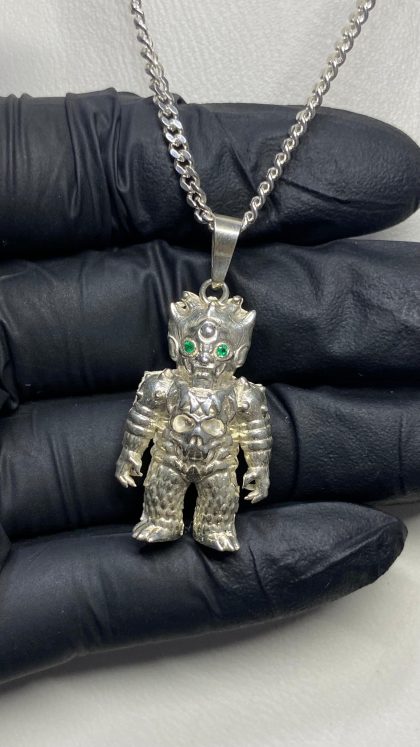 RAZGUMA SILVER EMERALD 1/3 SERIE No1 + CUBAN SILVER CHAIN.